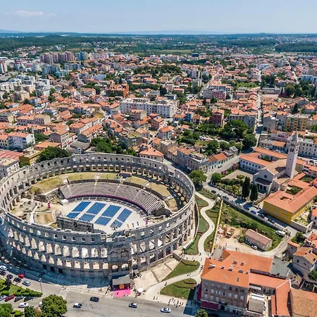 Kuca Za Odmor Lilly Villa Pula Exteriör bild