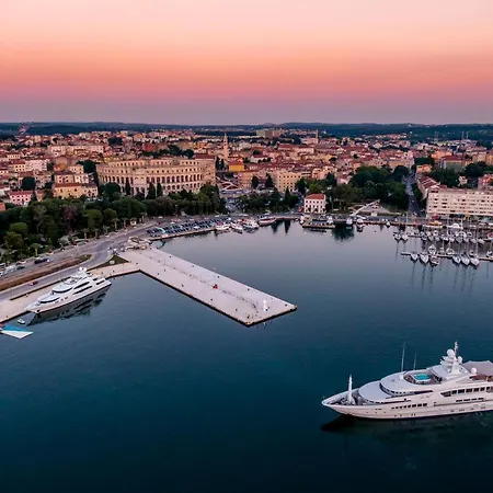 Kuca Za Odmor Lilly Villa Pula Exteriör bild