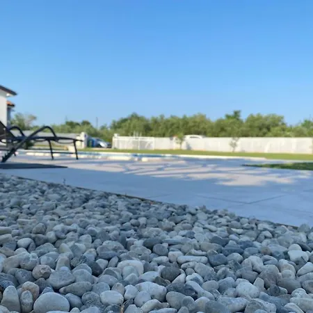 Kuca Za Odmor Lilly Villa Pula Exteriör bild