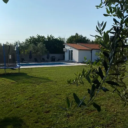 Kuca Za Odmor Lilly Villa Pula Exteriör bild